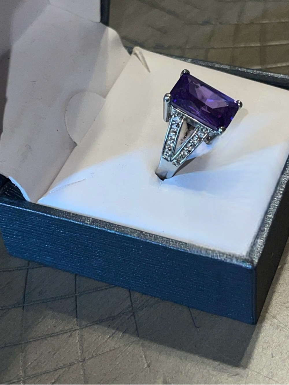 1 ring - Picture 2 of 2